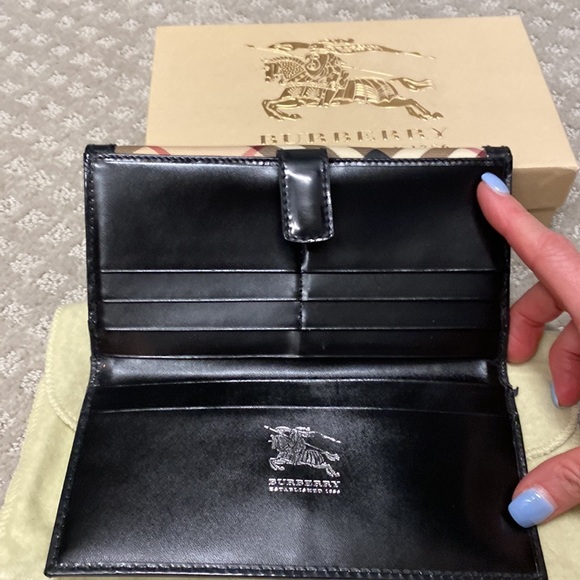 Burberry wallet - Picture 2 of 6